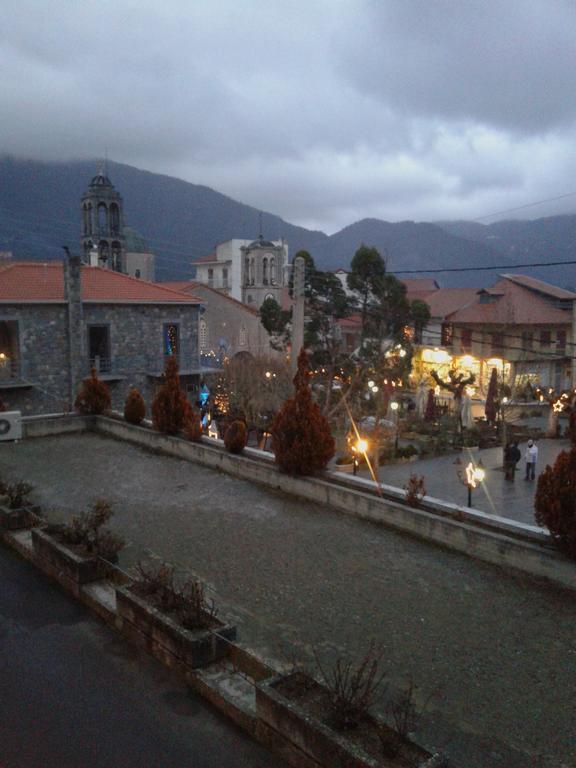 Hotel Zephyros à Vitina Extérieur photo